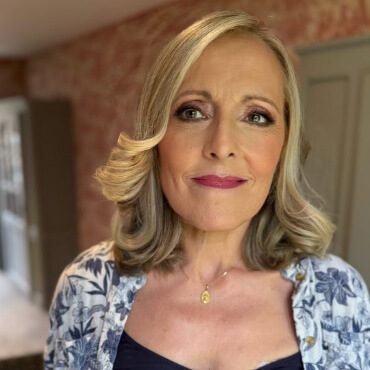 Melodie-glam-maquilleuse-coiffeuse-professionnelle-var-Maman-Mariée (1)